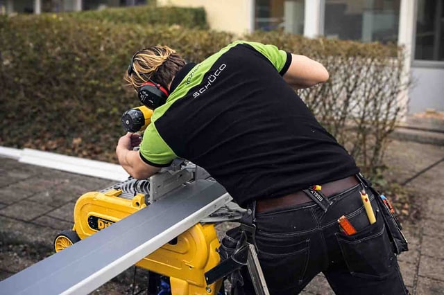 Monteur-aan-het-werk