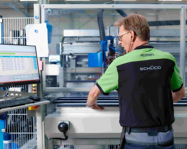 eigen-fabriek-machine-operateur-1