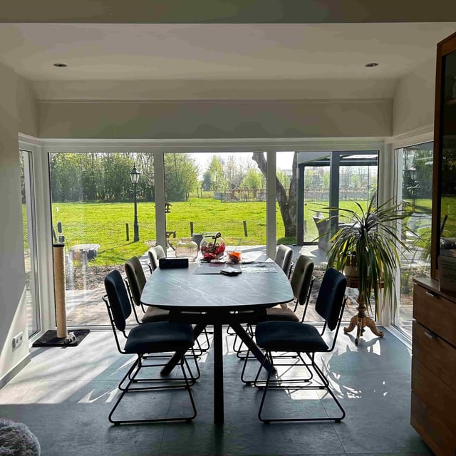 kunststof-kozijnen-eetkamer