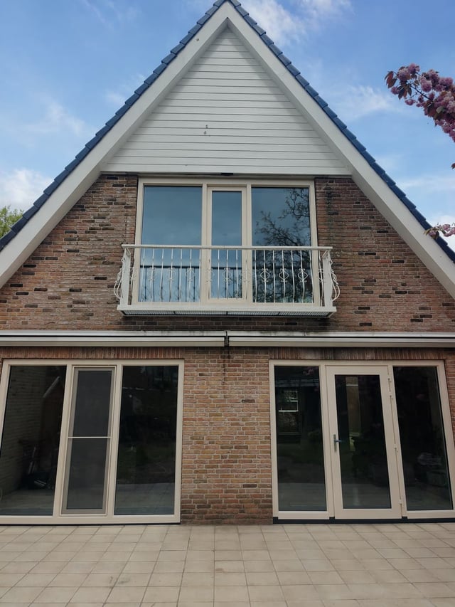 voorkant-huis-kunststof-kozijnen