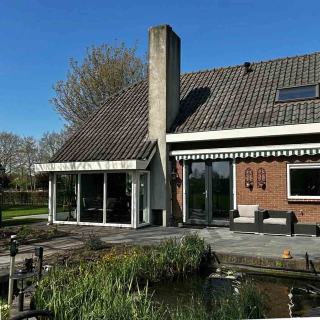 zijkant-huis-kunststof-kozijnen-1