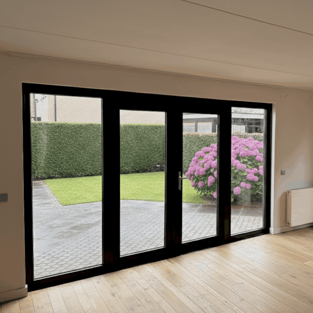 zwarte-kunststof-tuindeuren-zijkant