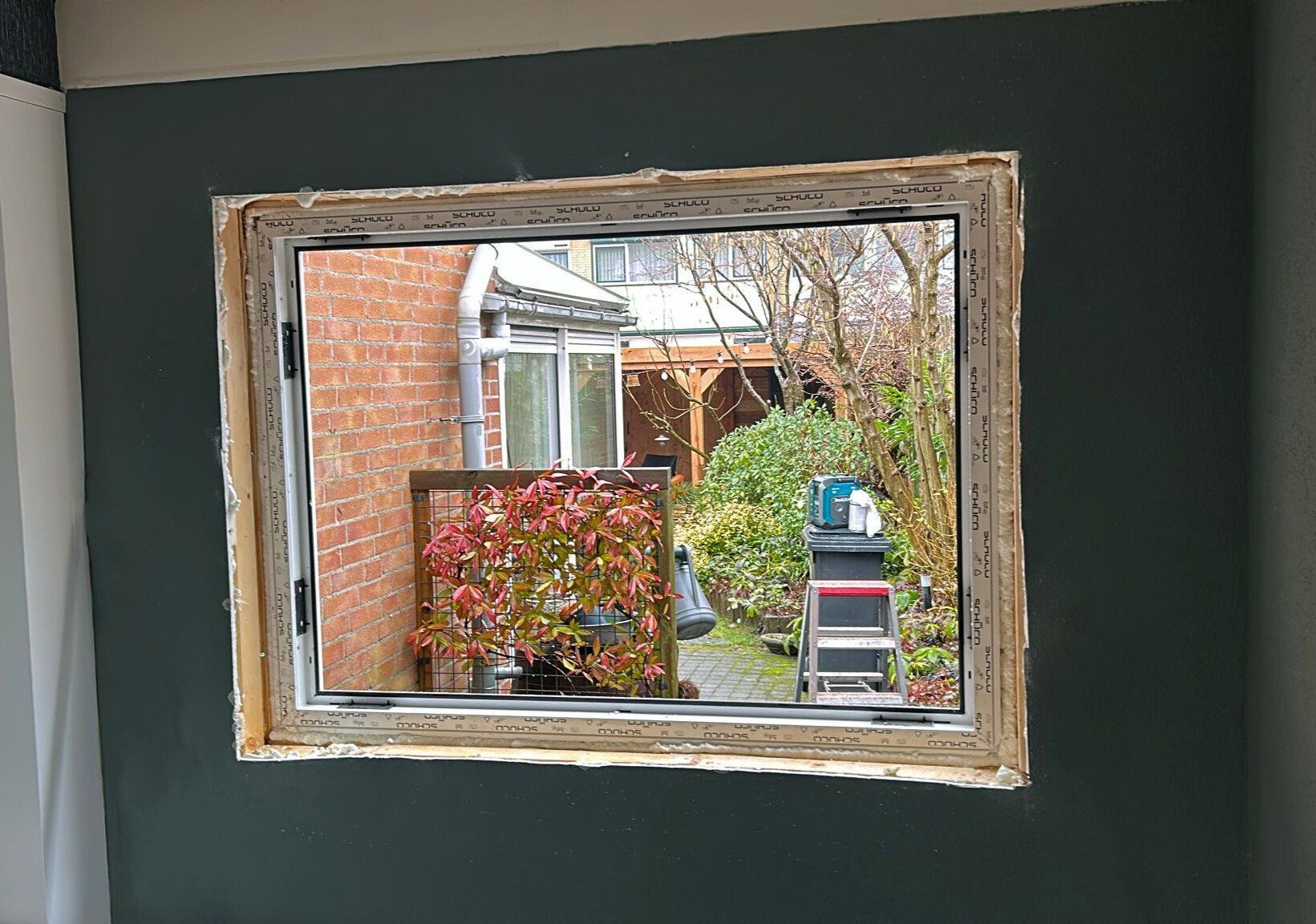 Kunsstof-binnenafwerking-niet-afgewerkt