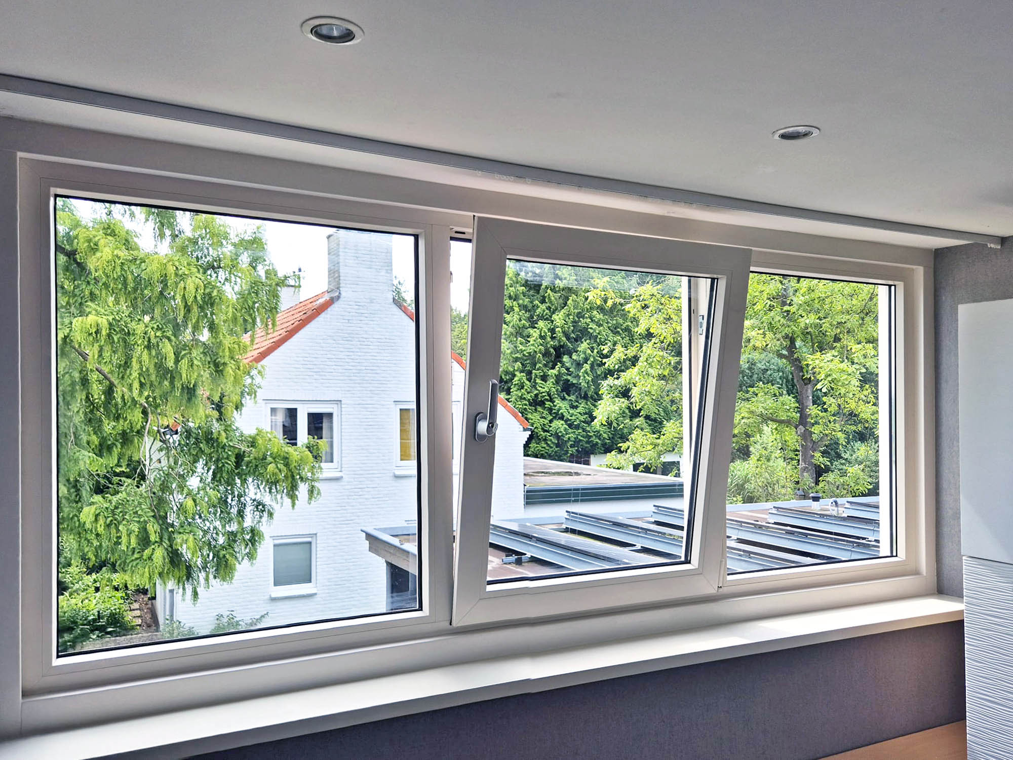 binnen-afwerking-kunststof-kozijnen