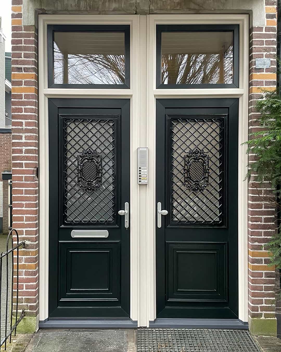 identieke-kunststof-voordeuren