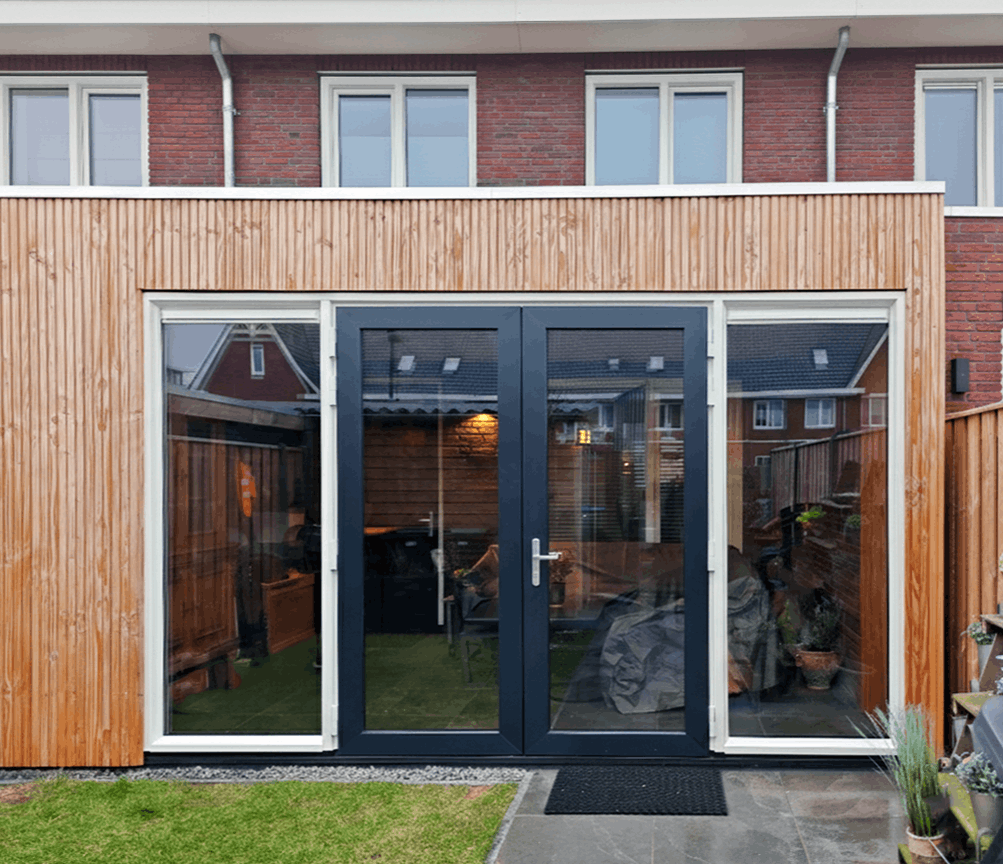 kunststof-tuindeuren-houten-gevelbekleding