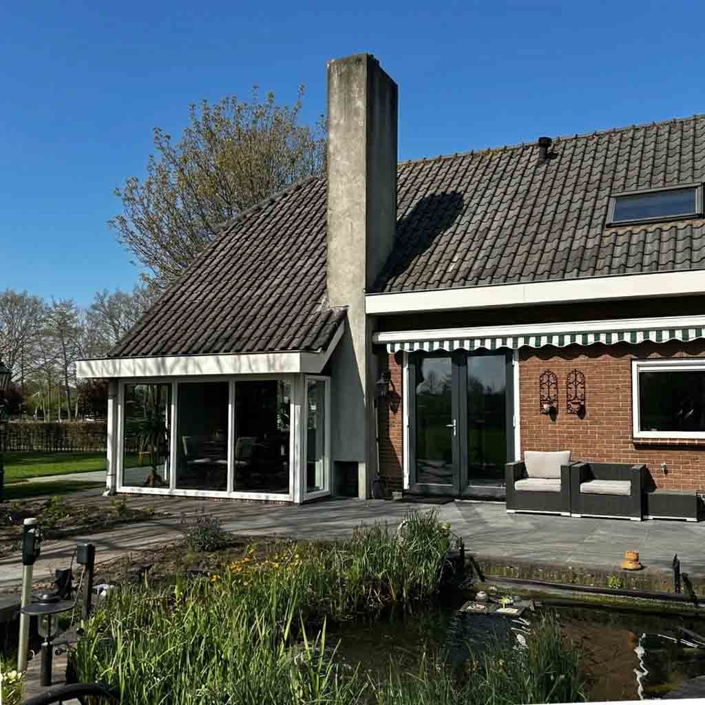zijkant-huis-kunststof-kozijnen-2